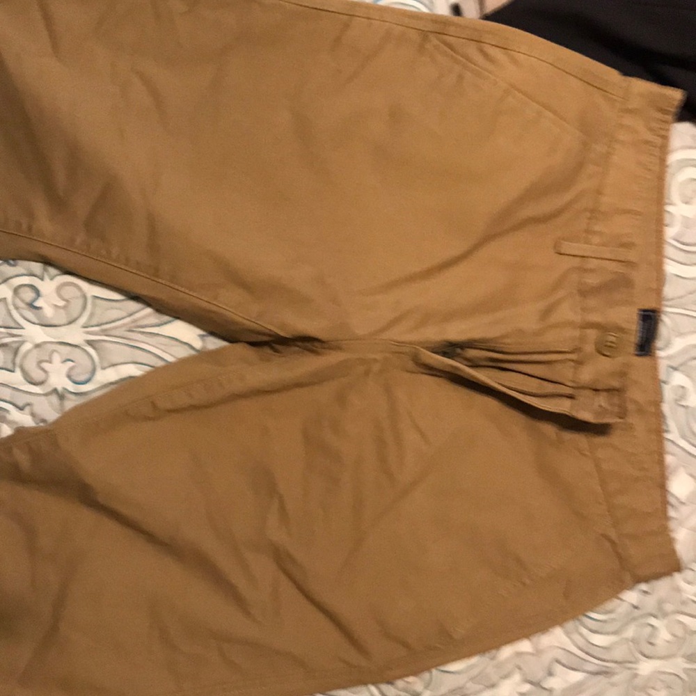 Men’s slim khaki chinos